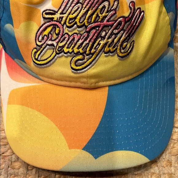 Lynwood Walls Queen Colorful 'Hello Beautiful' Women's Cap - Picture 3 of 8